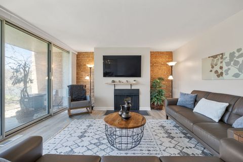 Tiny photo for 6000 E Lake Drive #1D, Lisle, IL 60532 (MLS # 12560541)