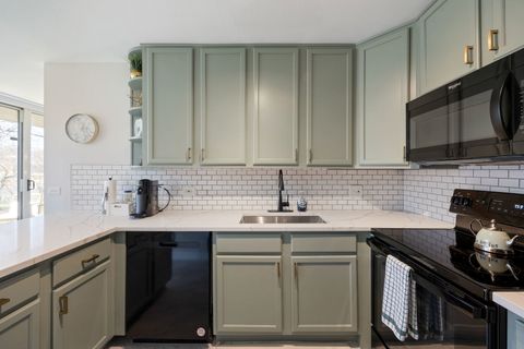 Tiny photo for 6000 E Lake Drive #1D, Lisle, IL 60532 (MLS # 12560541)