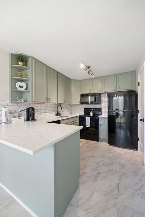 Tiny photo for 6000 E Lake Drive #1D, Lisle, IL 60532 (MLS # 12560541)