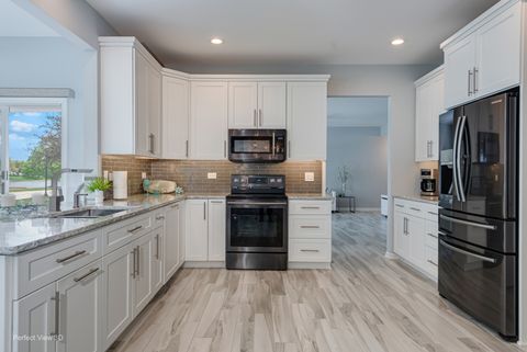 Tiny photo for 16127 Powderhorn Lake Way, Crest Hill, IL 60403 (MLS # 12633976)