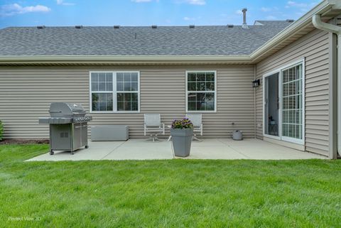 Tiny photo for 16127 Powderhorn Lake Way, Crest Hill, IL 60403 (MLS # 12633976)