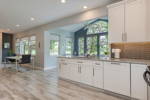 Tiny photo for 16127 Powderhorn Lake Way, Crest Hill, IL 60403 (MLS # 12633976)