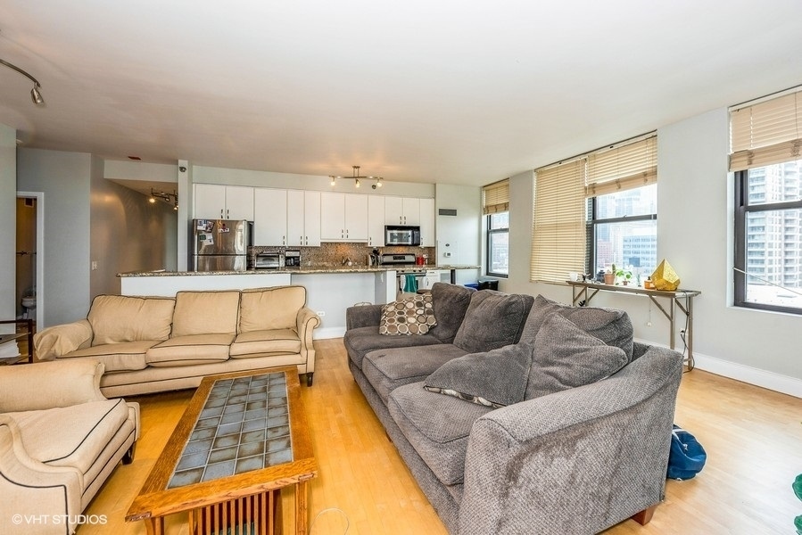 330 N Jefferson Street 1405