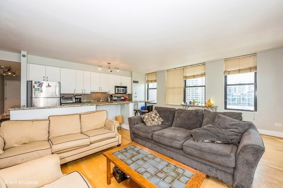 330 N Jefferson Street 1405