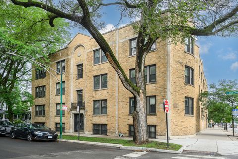 1424 W Cullom Avenue 3 Chicago IL 60613