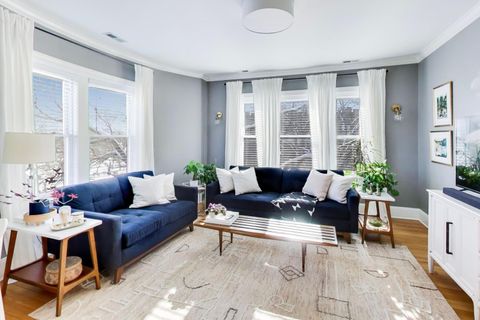 Tiny photo for 1424 W Cullom Avenue #3, Chicago, IL 60613 (MLS # 12560298)