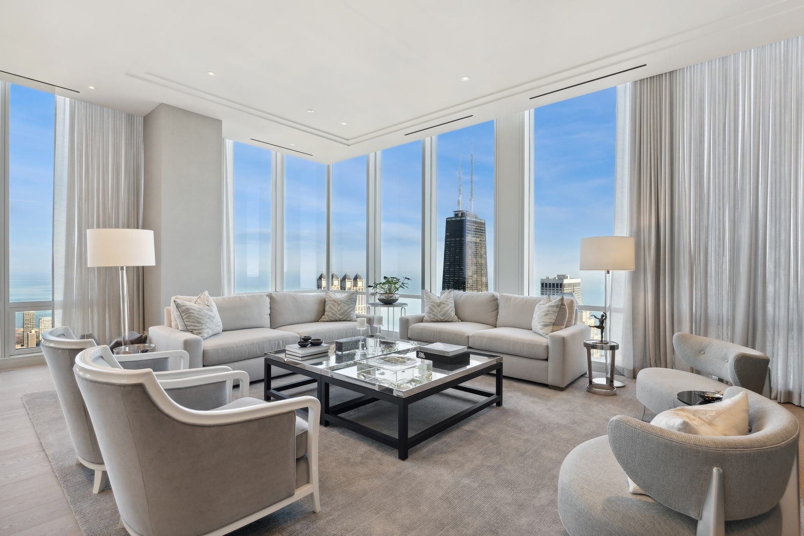 14 W Superior Street 6900