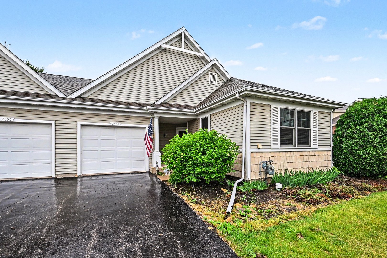 2559 Oak Park Court 0