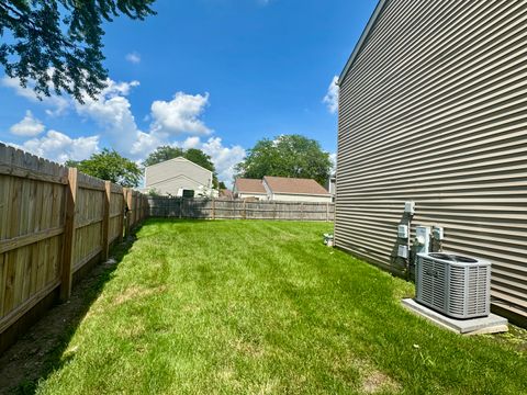 Tiny photo for 2415 Goldenrod Court, Aurora, IL 60506 (MLS # 12432468)