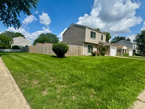 Tiny photo for 2415 Goldenrod Court, Aurora, IL 60506 (MLS # 12432468)