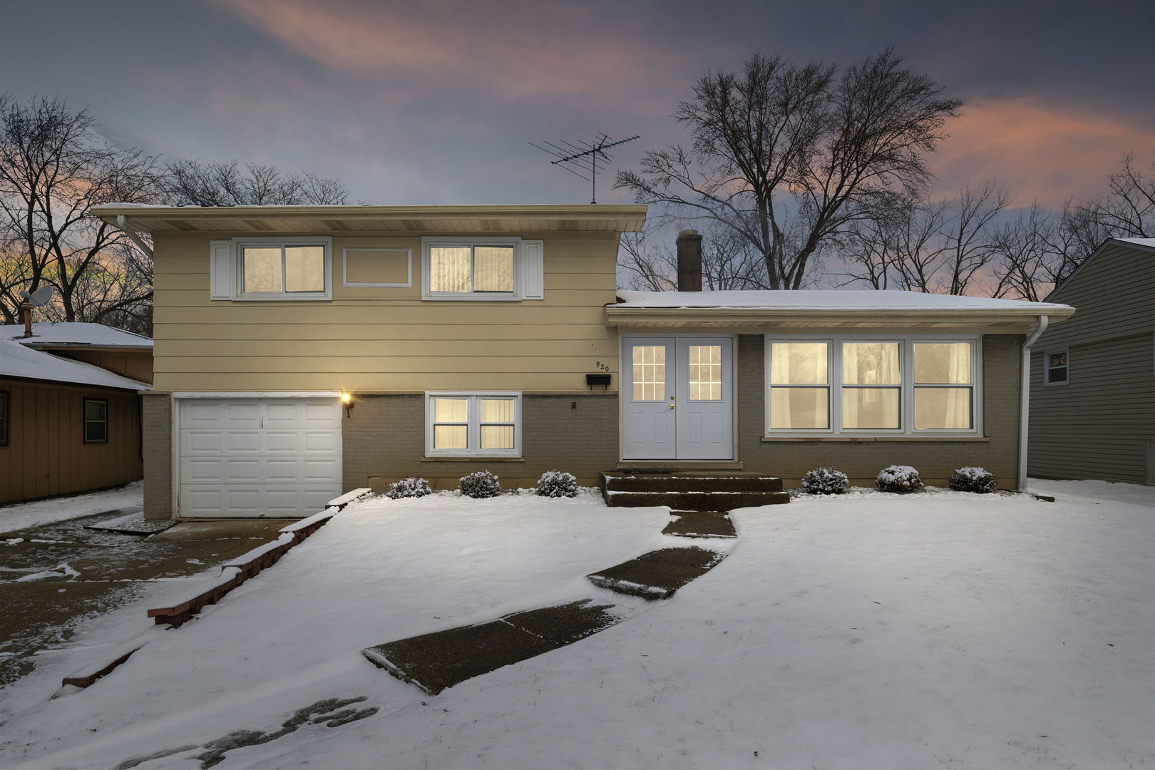 920 Valley Stream Drive