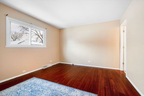 Tiny photo for 920 Valley Stream Drive, Wheeling, IL 60090 (MLS # 12546052)