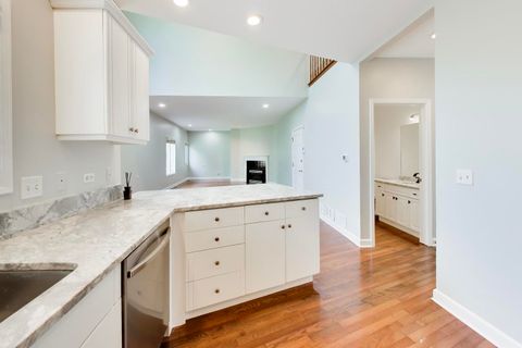 Tiny photo for 417 Ashbury Drive, Hinsdale, IL 60521 (MLS # 12616141)