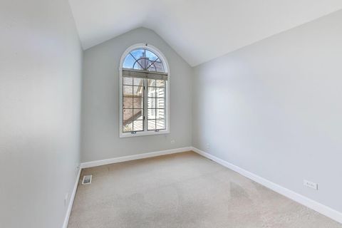 Tiny photo for 417 Ashbury Drive, Hinsdale, IL 60521 (MLS # 12616141)