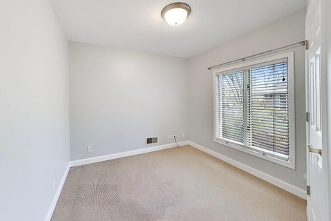 Tiny photo for 417 Ashbury Drive, Hinsdale, IL 60521 (MLS # 12616141)