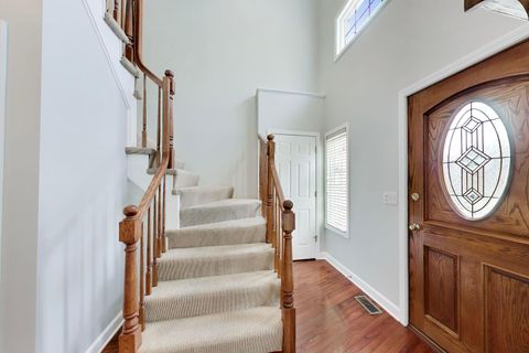 Tiny photo for 417 Ashbury Drive, Hinsdale, IL 60521 (MLS # 12616141)