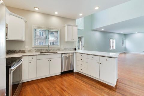 Tiny photo for 417 Ashbury Drive, Hinsdale, IL 60521 (MLS # 12616141)