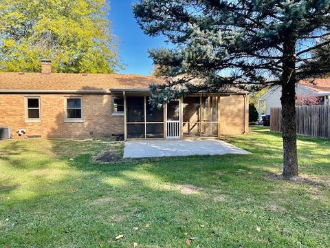 Tiny photo for 1011 Monroe Drive, Bloomington, IL 61701 (MLS # 12508359)