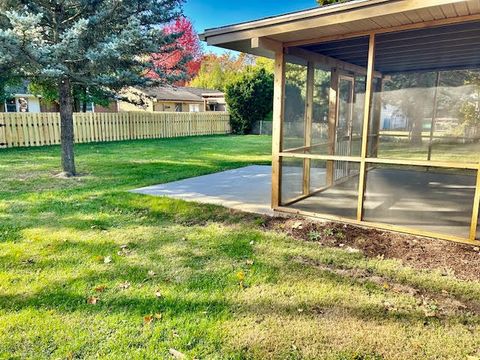 Tiny photo for 1011 Monroe Drive, Bloomington, IL 61701 (MLS # 12508359)