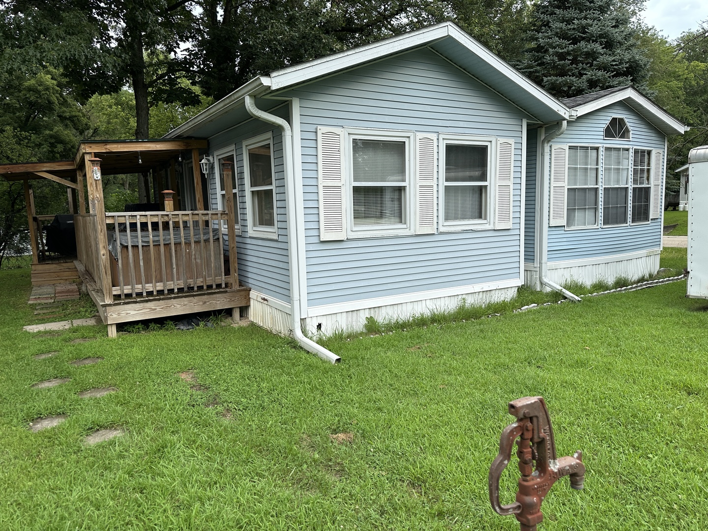 11-250 Woodhaven Lakes