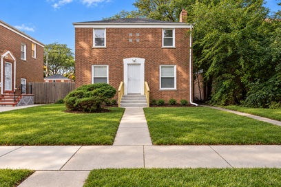 9926 S Luella Avenue Chicago IL 60617