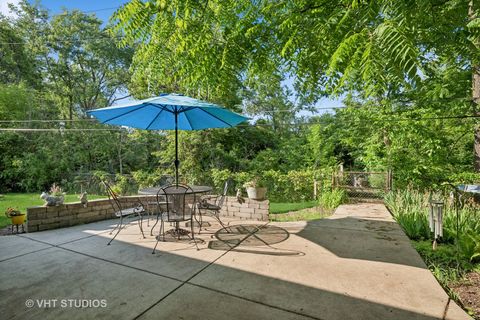 Tiny photo for 1119 Hampton Court, Deerfield, IL 60015 (MLS # 12435784)