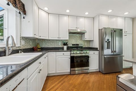 Tiny photo for 1119 Hampton Court, Deerfield, IL 60015 (MLS # 12435784)