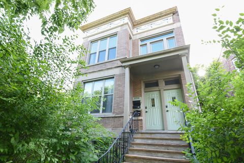 2738 N CENTRAL PARK Avenue 2 Chicago IL 60647