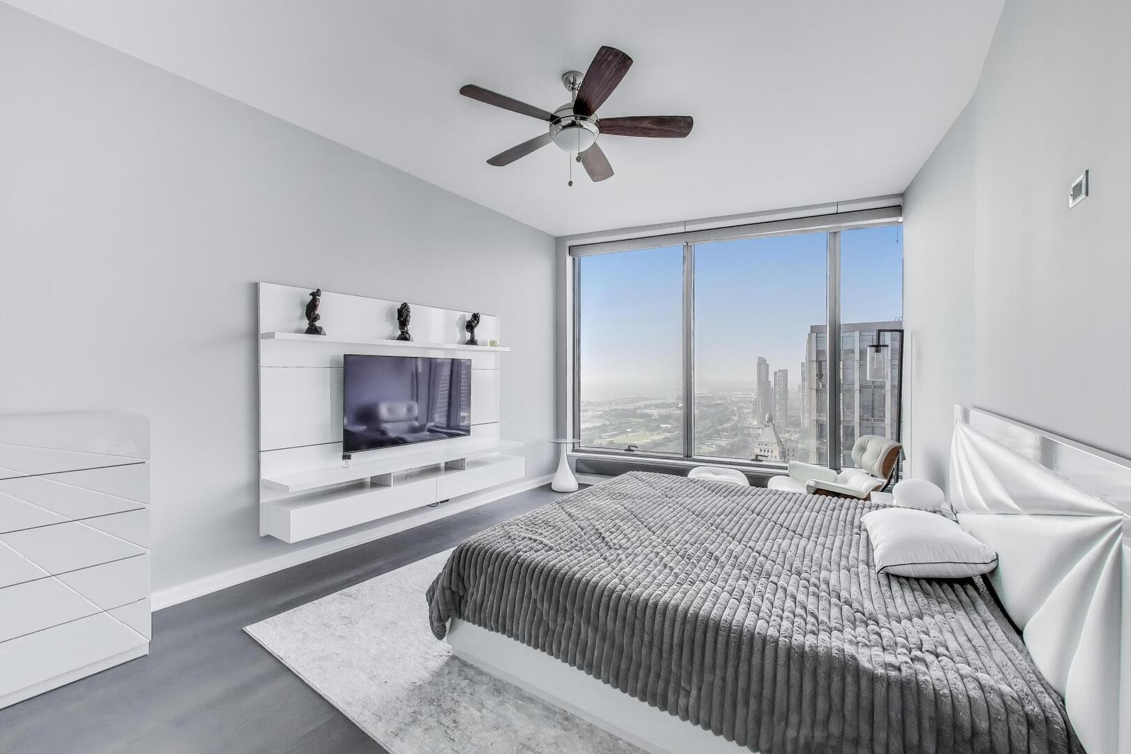 Chicago, Illinois 60603, United States, 2 Bedrooms Bedrooms, ,2 BathroomsBathrooms,Residential,Active,180685