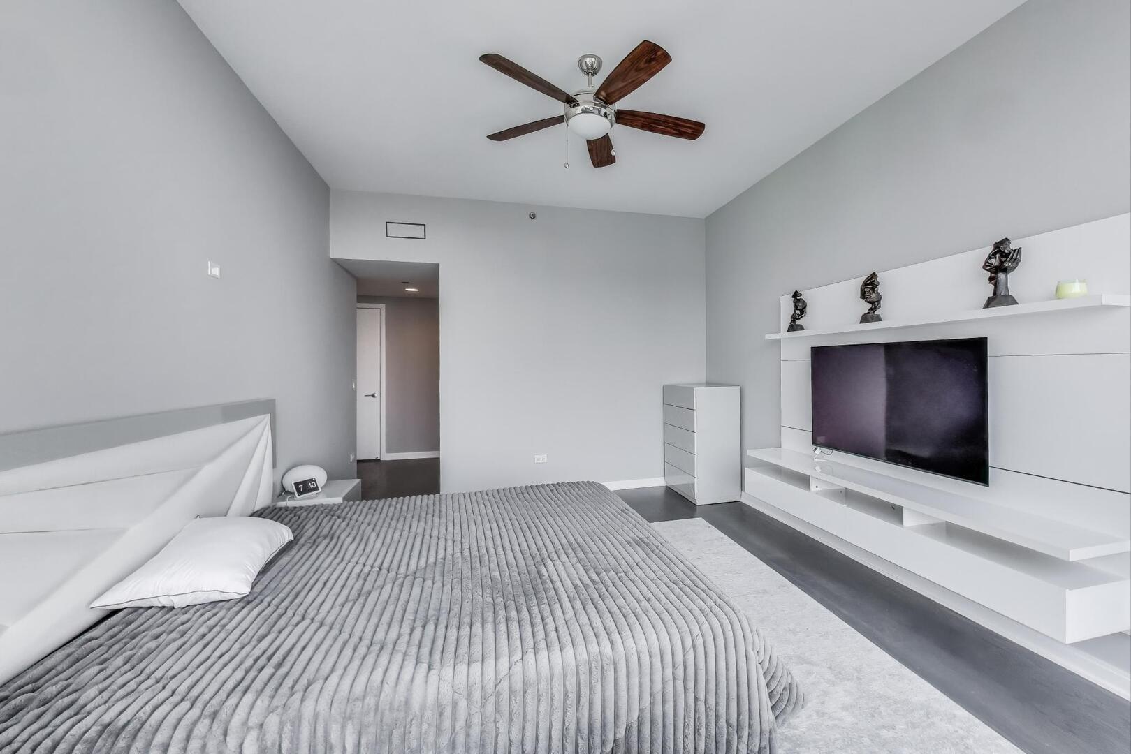 Chicago, Illinois 60603, United States, 2 Bedrooms Bedrooms, ,2 BathroomsBathrooms,Residential,Active,180685