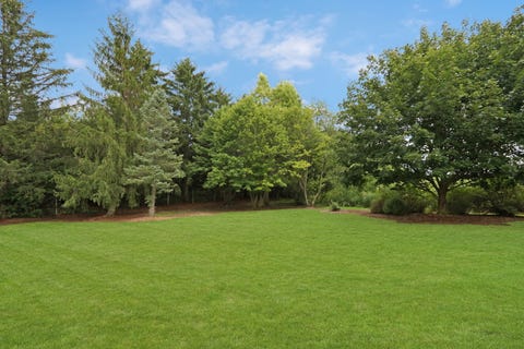 Tiny photo for 93 Old Farm Court, Lindenhurst, IL 60046 (MLS # 12732436)