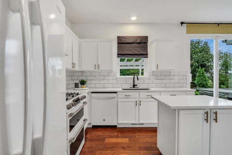 Tiny photo for 93 Old Farm Court, Lindenhurst, IL 60046 (MLS # 12732436)