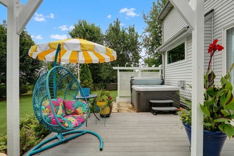 Tiny photo for 93 Old Farm Court, Lindenhurst, IL 60046 (MLS # 12732436)