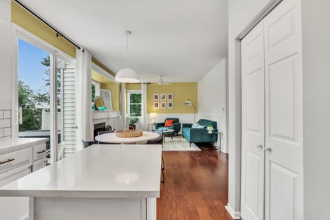 Tiny photo for 93 Old Farm Court, Lindenhurst, IL 60046 (MLS # 12732436)