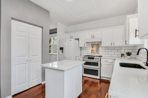 Tiny photo for 93 Old Farm Court, Lindenhurst, IL 60046 (MLS # 12732436)