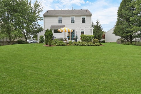 Tiny photo for 93 Old Farm Court, Lindenhurst, IL 60046 (MLS # 12732436)