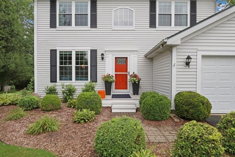 Tiny photo for 93 Old Farm Court, Lindenhurst, IL 60046 (MLS # 12732436)