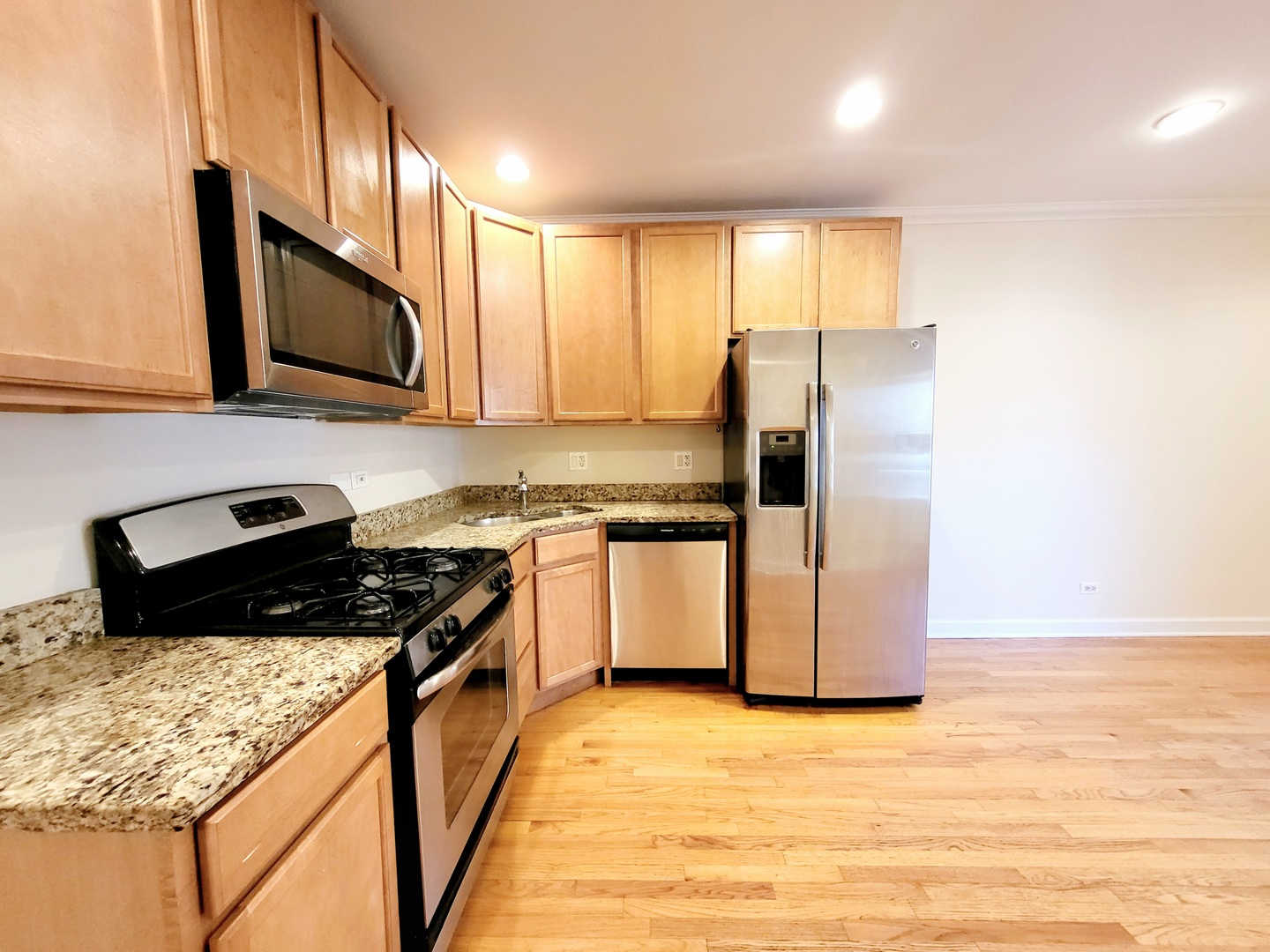 2856 W ROSEMONT Avenue 2