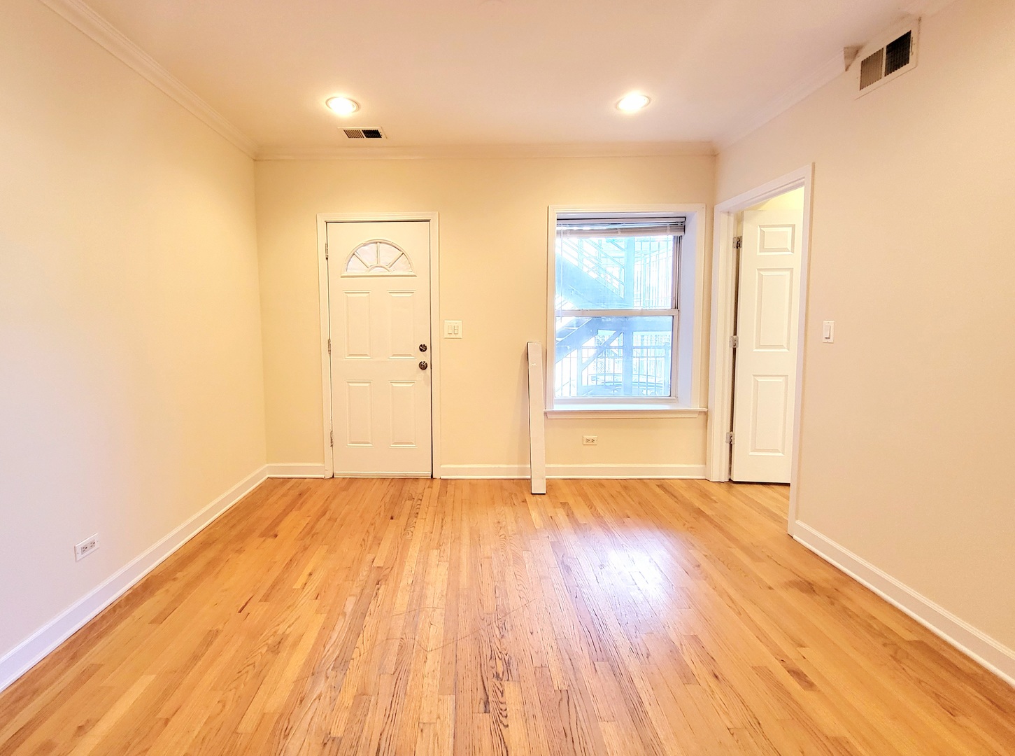 2856 W ROSEMONT Avenue 2
