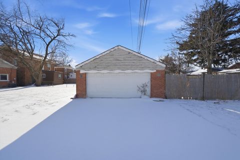 Tiny photo for 800 S 21st Avenue, Maywood, IL 60153 (MLS # 12551583)