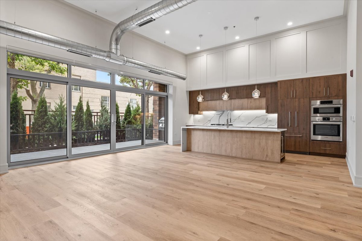 3951 N Wayne Avenue 107