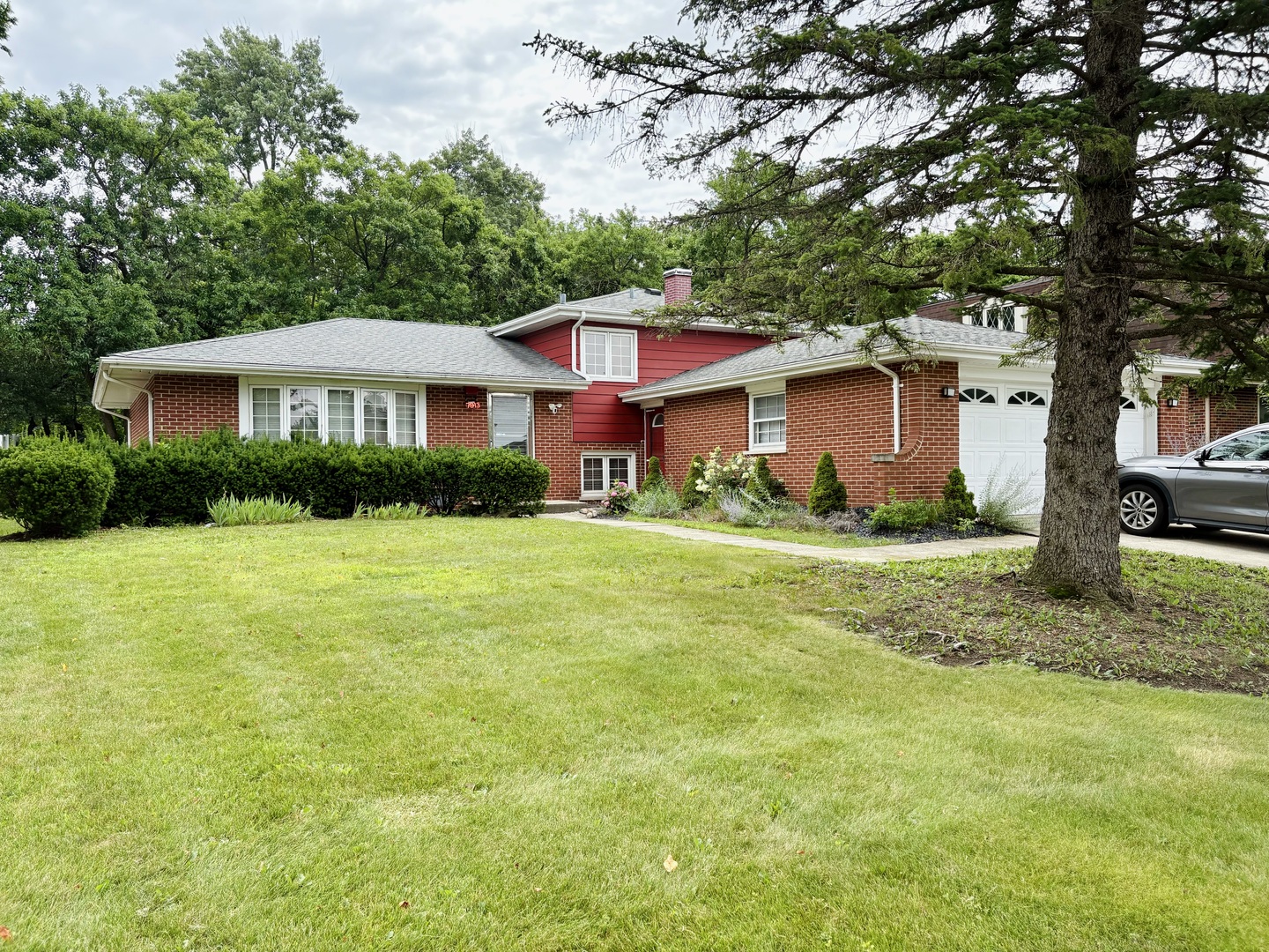 7913 Sawyer Road