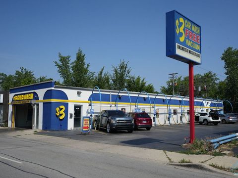 44 W St. Charles Road Villa Park IL 60181