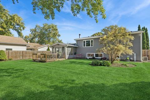 Tiny photo for 896 Canterbury Drive, Crystal Lake, IL 60014 (MLS # 12499064)