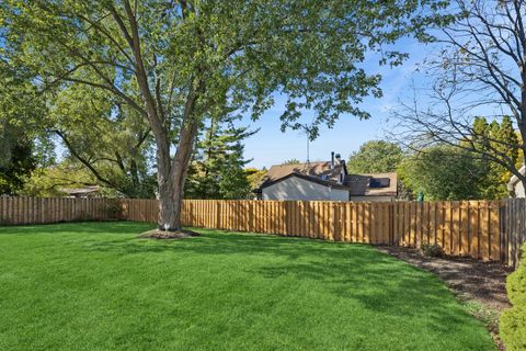 Tiny photo for 896 Canterbury Drive, Crystal Lake, IL 60014 (MLS # 12499064)