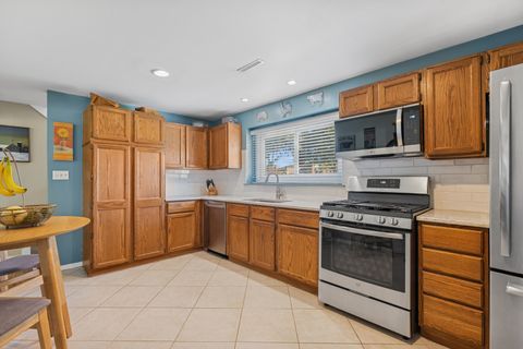 Tiny photo for 896 Canterbury Drive, Crystal Lake, IL 60014 (MLS # 12499064)