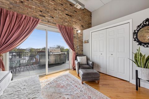 Tiny photo for 2117 W Belmont Avenue #4, Chicago, IL 60618 (MLS # 12636137)