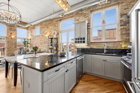 Tiny photo for 2117 W Belmont Avenue #4, Chicago, IL 60618 (MLS # 12636137)