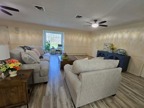 Tiny photo for 14652 N IL Hwy 37 Highway, Mt Vernon, IL 62864 (MLS # 12745419)