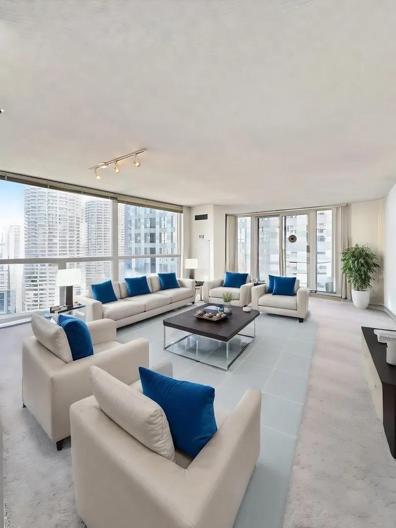 200 N Dearborn Street 4306